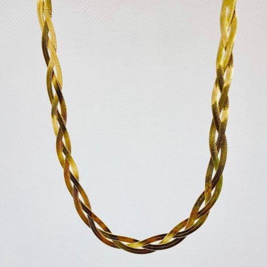 COLLAR TWISTER LISO ACERO BAÑADO EN ORO